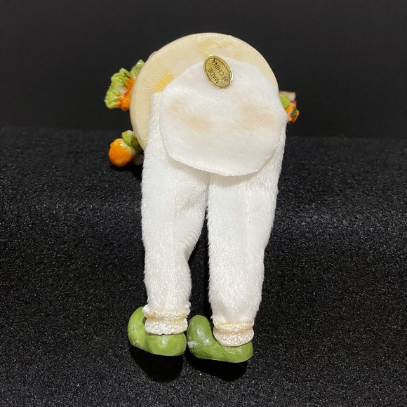 Cheerful Sitting Snowman Figure Holiday Decor - Picture 5 of 7